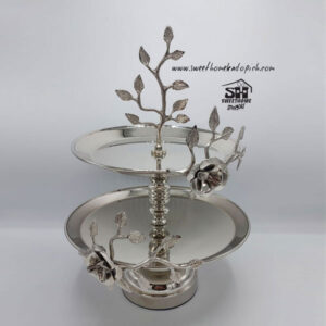 تصویر شیرینی خوری فلزی مدل گل و برگ دو طبقه نقره ای 1