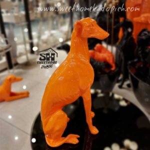 تصویر مجسمه سگ مدل تازی نارنجی براق