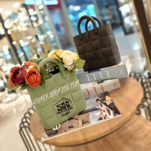تصویر گلدان رومیزی مدل کیف مشکی-سبز